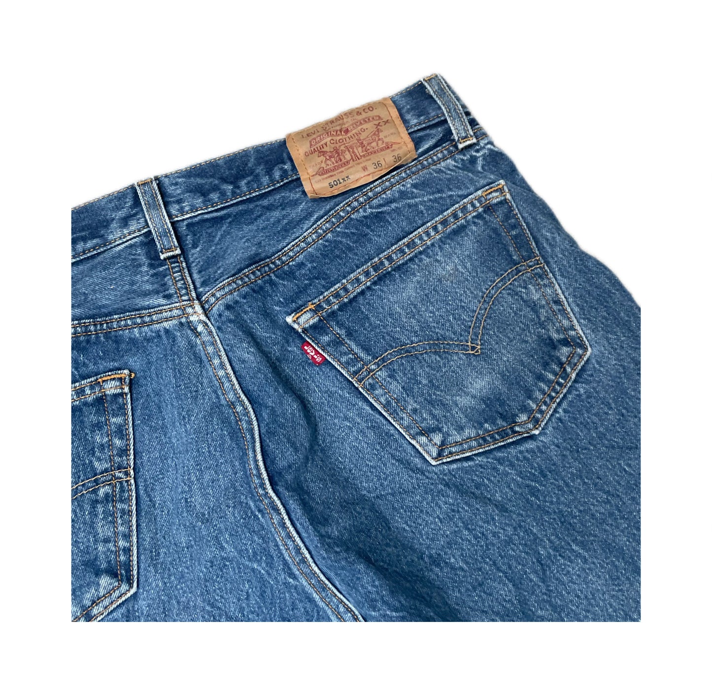 (11) Levi’s Jeans 501
